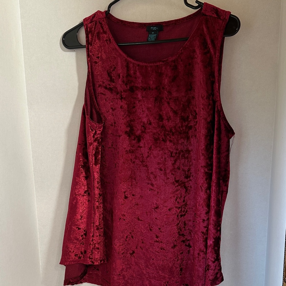 Rue 21 velour burgundy sleeveless top size 2x
